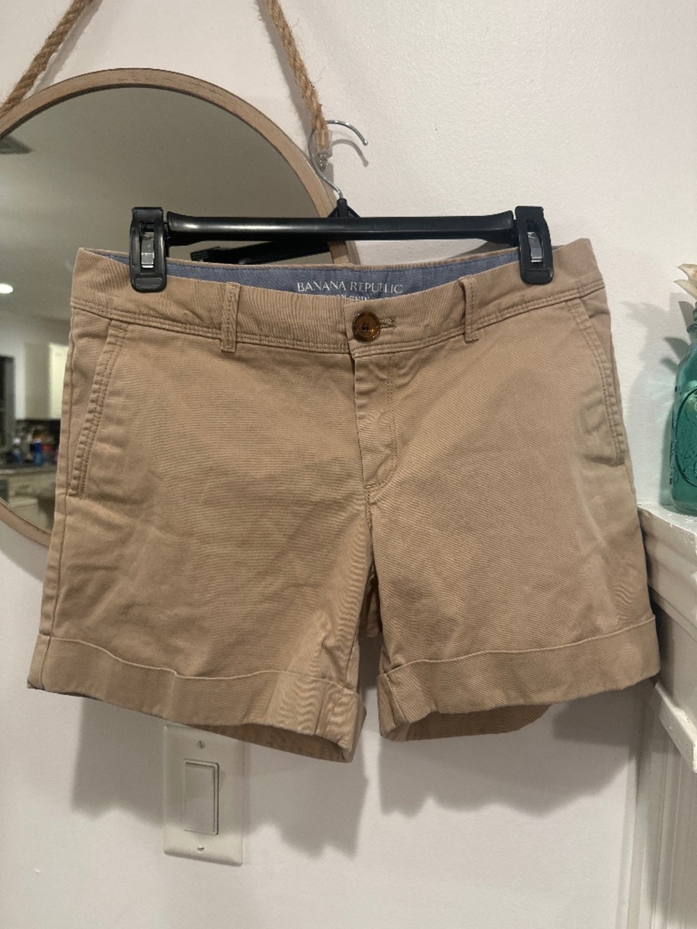 Banana Republic City Chino Khaki Cuffed Shorts Size 2